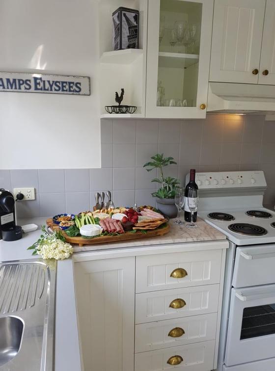 Creek Cottage Bed And Breakfast Traralgon Extérieur photo