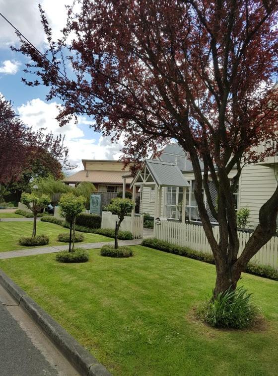 Creek Cottage Bed And Breakfast Traralgon Extérieur photo