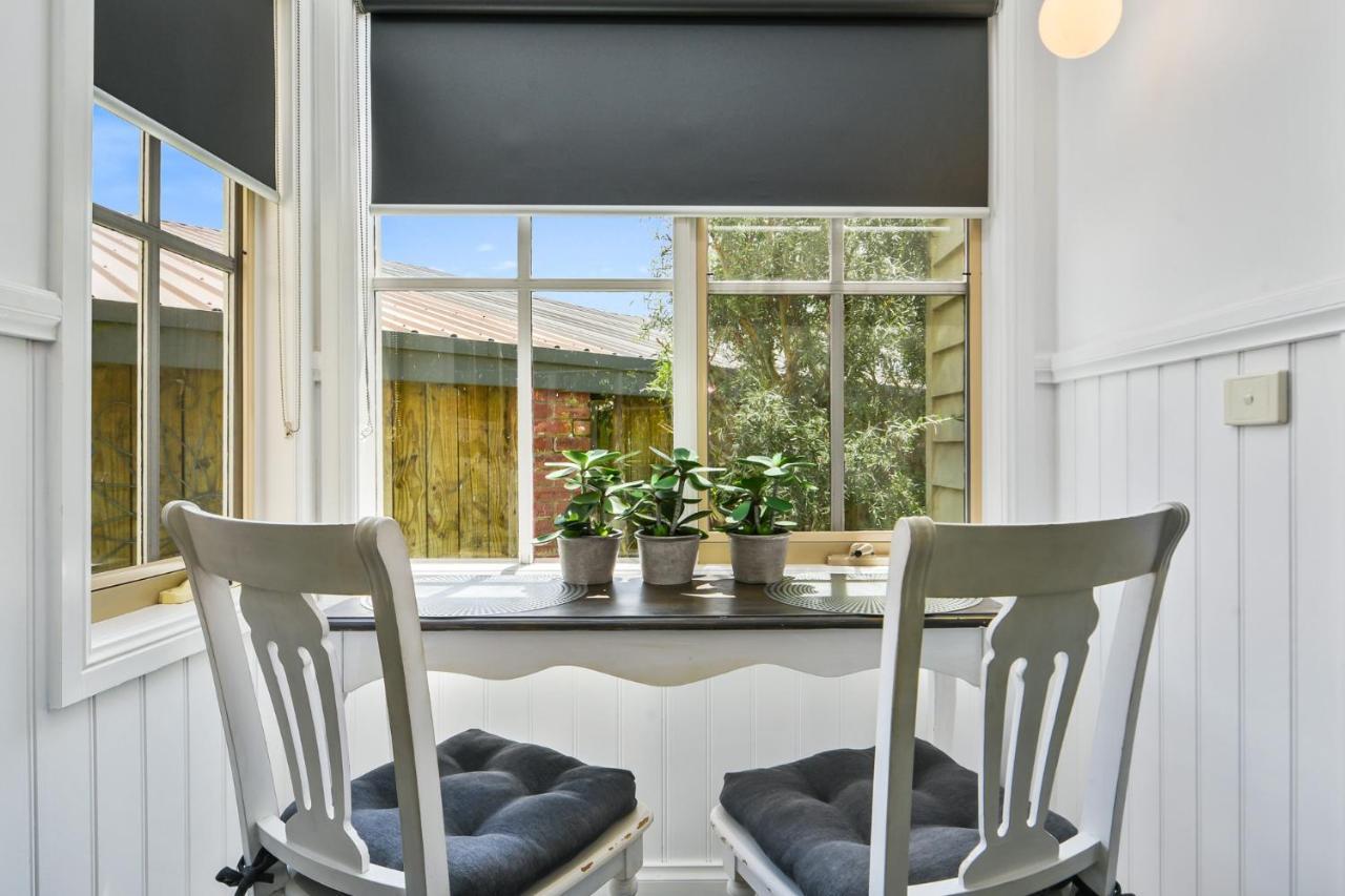 Creek Cottage Bed And Breakfast Traralgon Extérieur photo