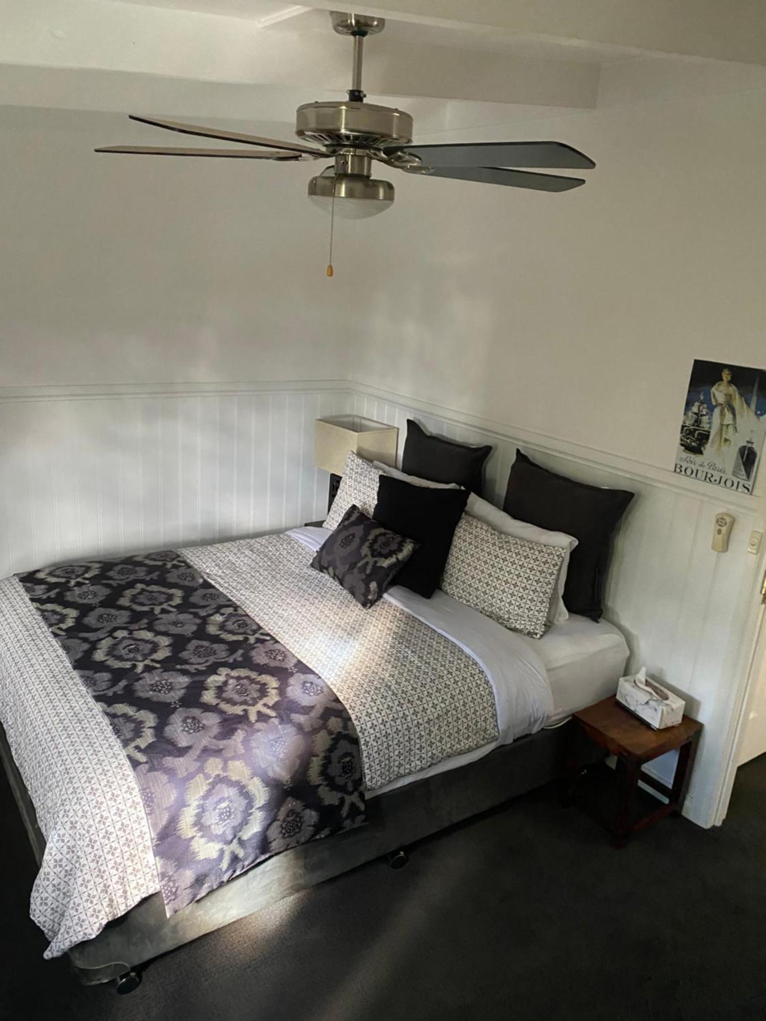 Creek Cottage Bed And Breakfast Traralgon Extérieur photo